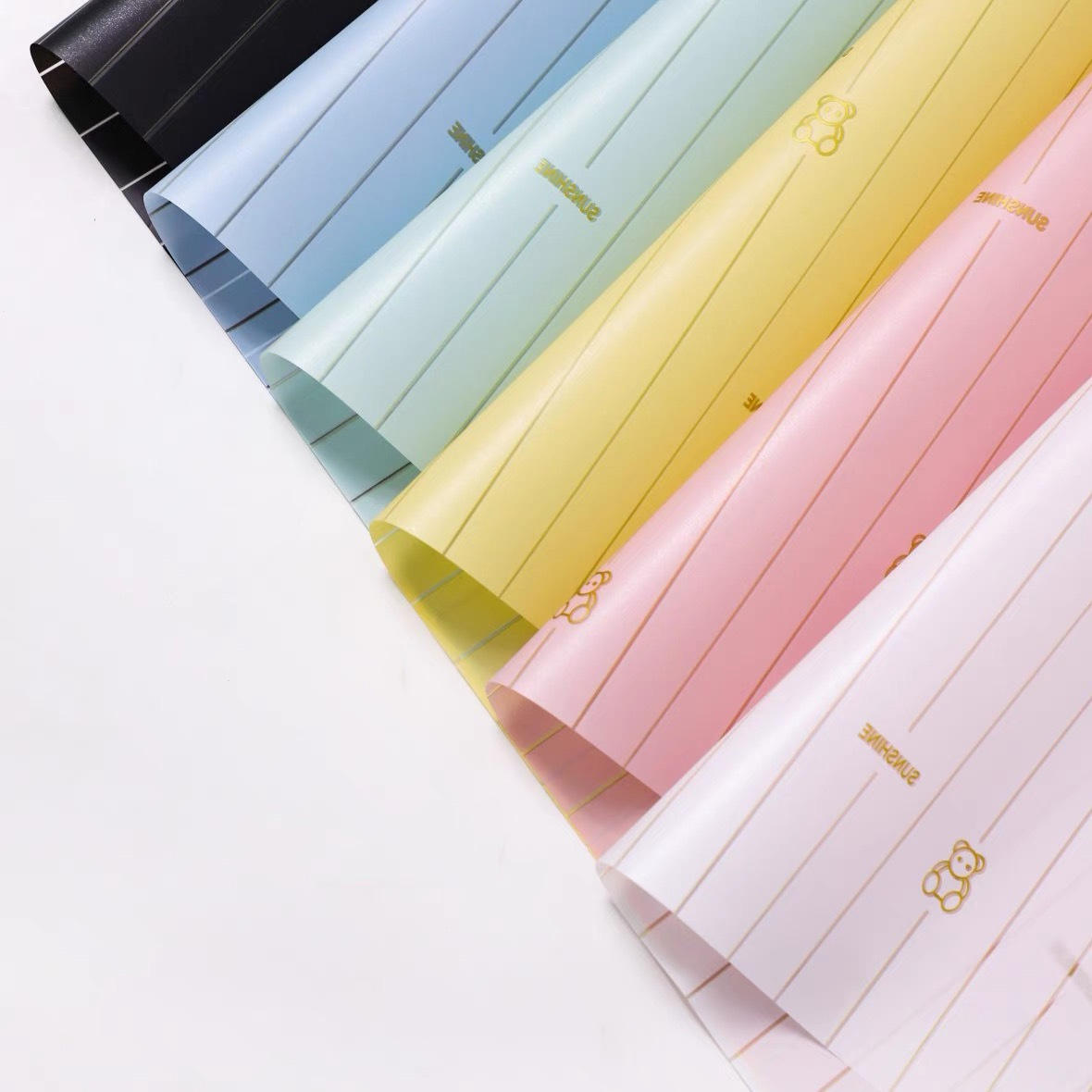 Papel Coreano Diseño Ositos y Corazones - Pack con 20 Pliegos Impermeables (58x58 cm) para Ramos
