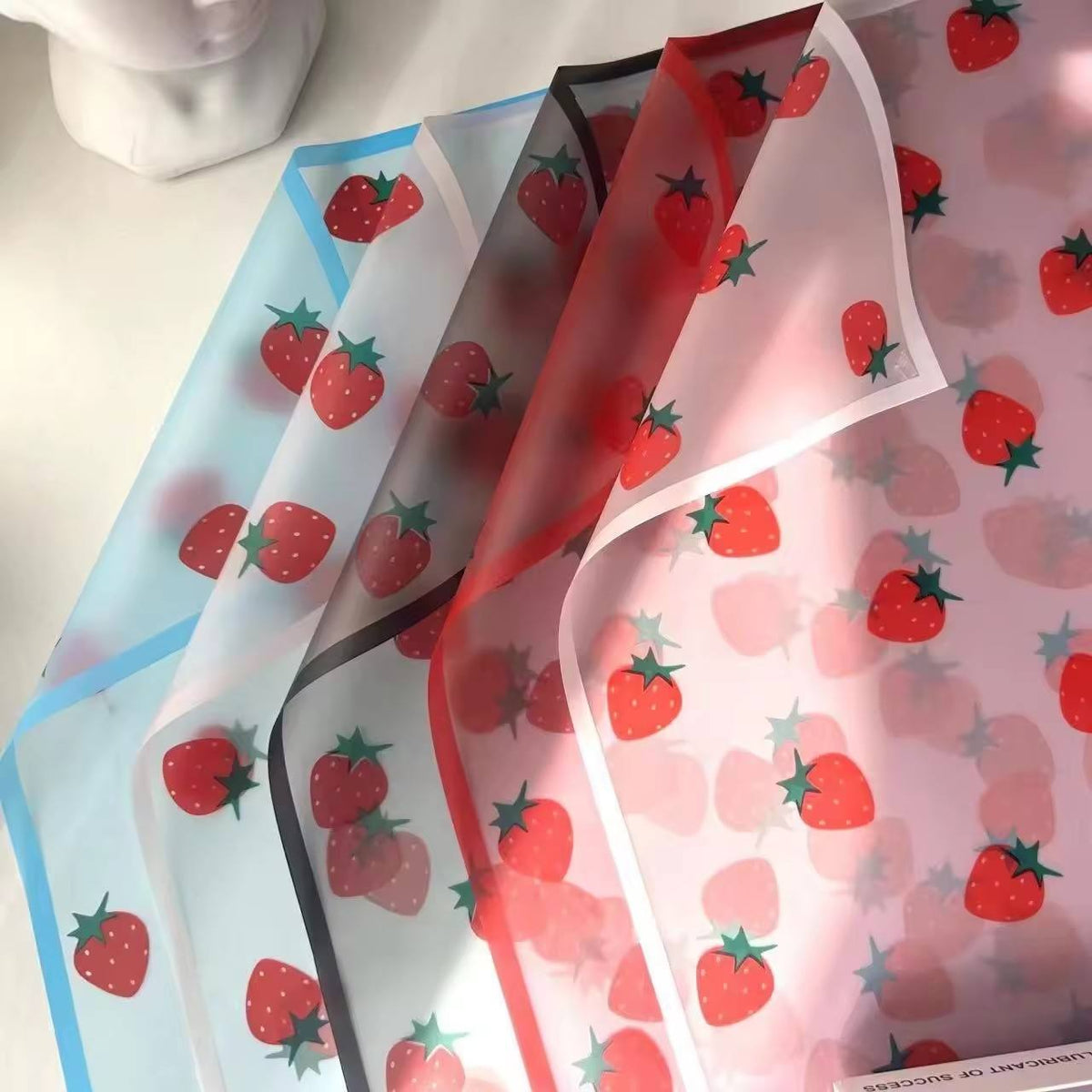 Papel Coreano Diseño Frutal Traslúcido - Paquete con 20 Pliegos para Ramos de Flores